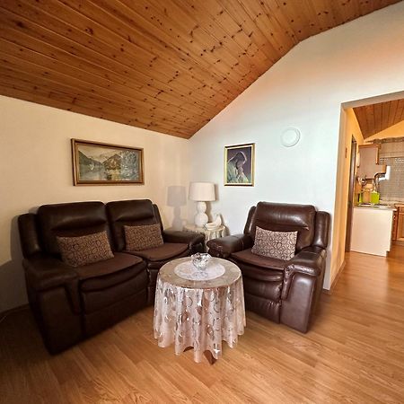 Apartments Nino Podstrana Exterior photo