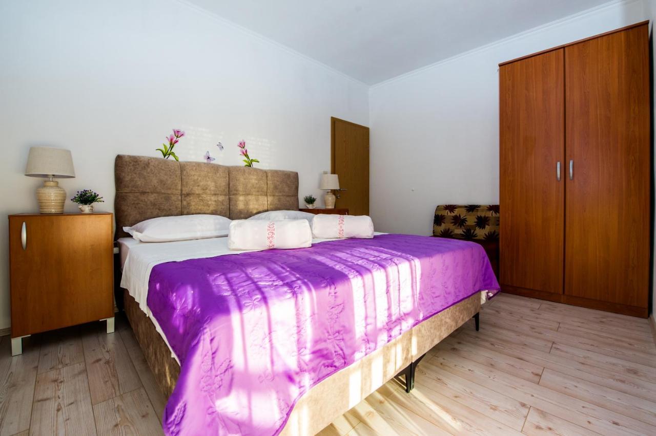Apartments Nino Podstrana Exterior photo